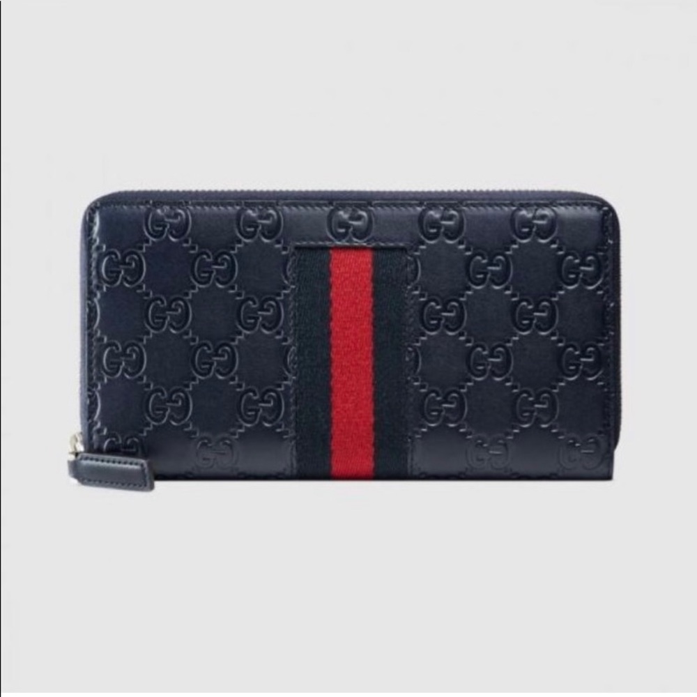 Gucci Supreme Wallet (Authentic)